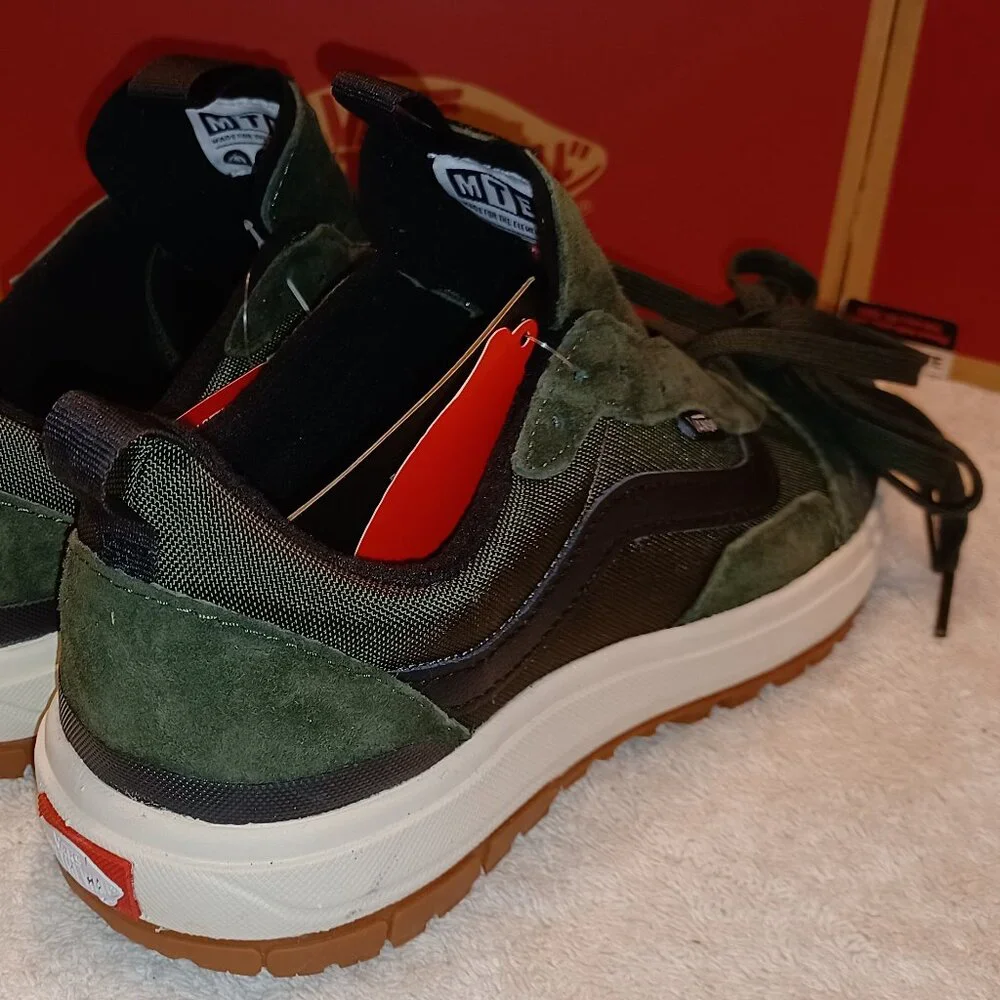 Vans Men's 7/Women's 8.5 UltraRange Exo MTE Low Grapeleaf VN0A5KS56NL